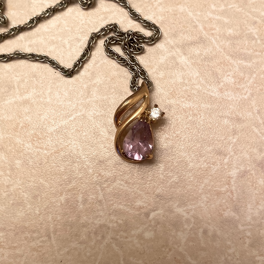 $3 or Free with bundle🎁 💜Purple and Gold Pendant